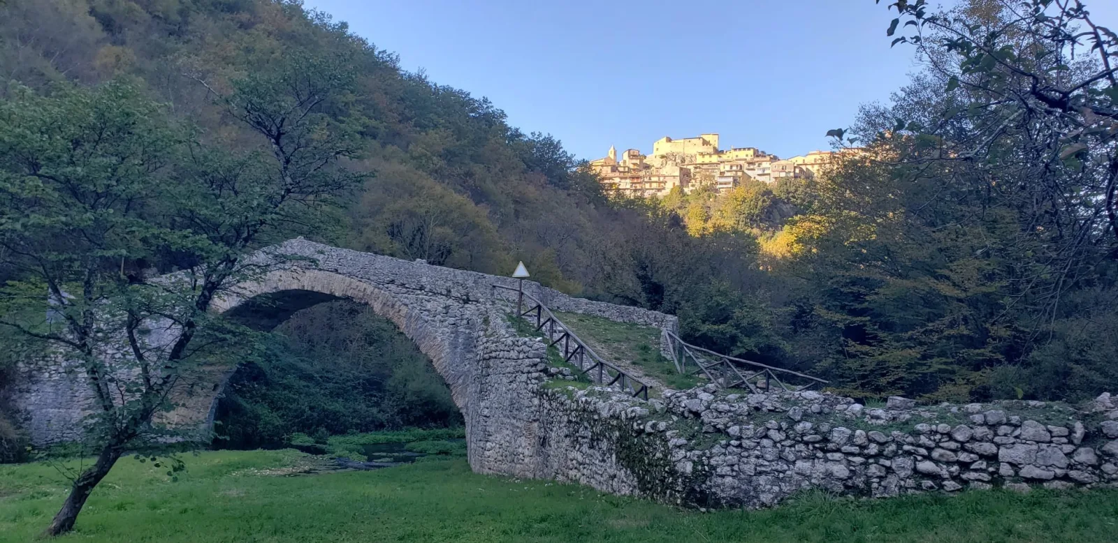 Il Ponte Romanico sul Cammino di San Benedetto